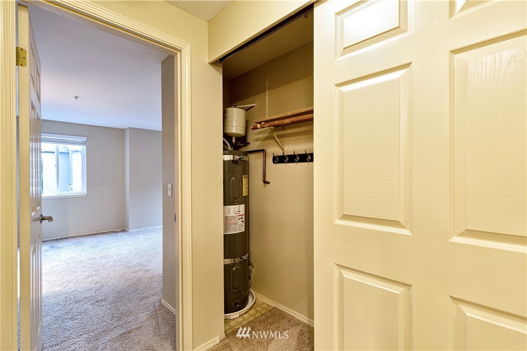 19410 Bothell Way Northeast, Unit D201 Bothell, WA 98011 - Photo 16 of 22 a view of bathroom
