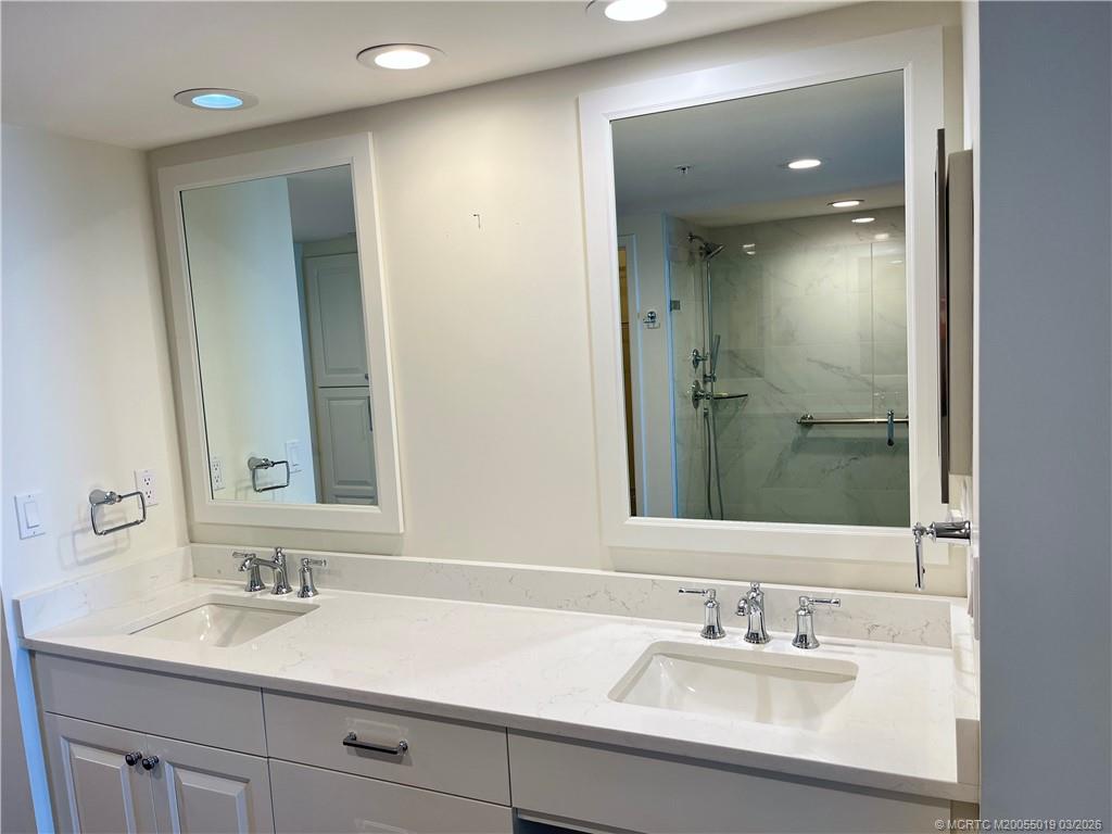 579 Northeast Plantation Road, Unit S303 Jensen Beach, FL 34957 - Photo 11 of 25 Dual sinks