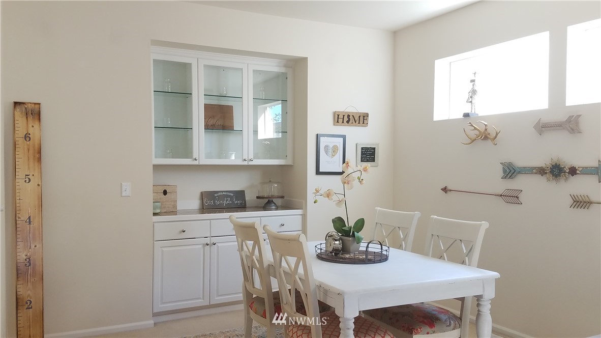17050 166th Place Southeast Renton, WA 98058 - Photo 5 of 32 Gallery Image 5