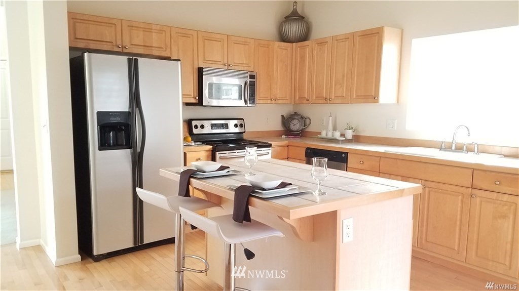 17050 166th Place Southeast Renton, WA 98058 - Photo 8 of 32 Gallery Image 8