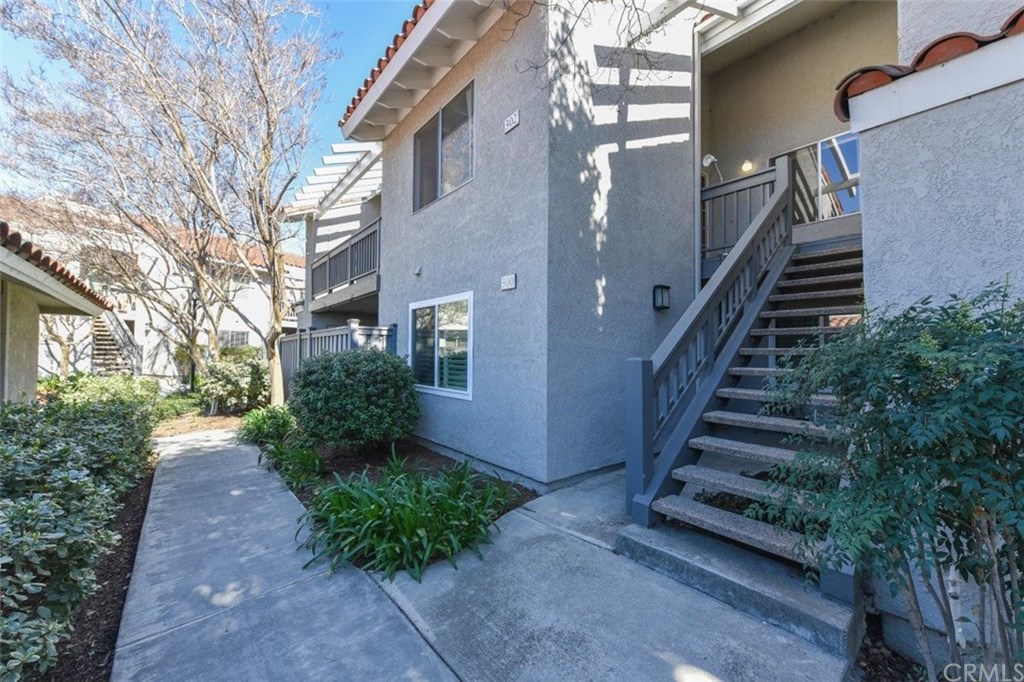 302 Lemon Grove Irvine, CA 92618 - Photo 2 of 37