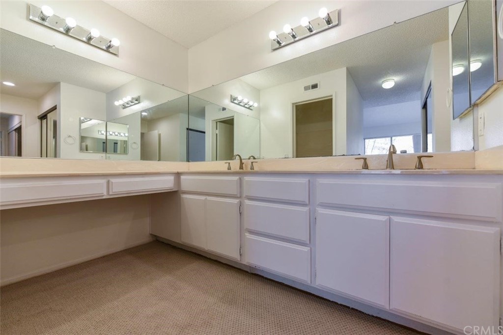 302 Lemon Grove Irvine, CA 92618 - Photo 11 of 37