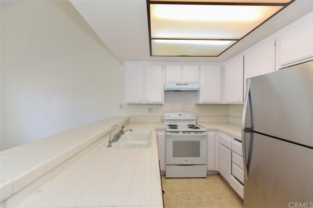 302 Lemon Grove Irvine, CA 92618 - Photo 18 of 37