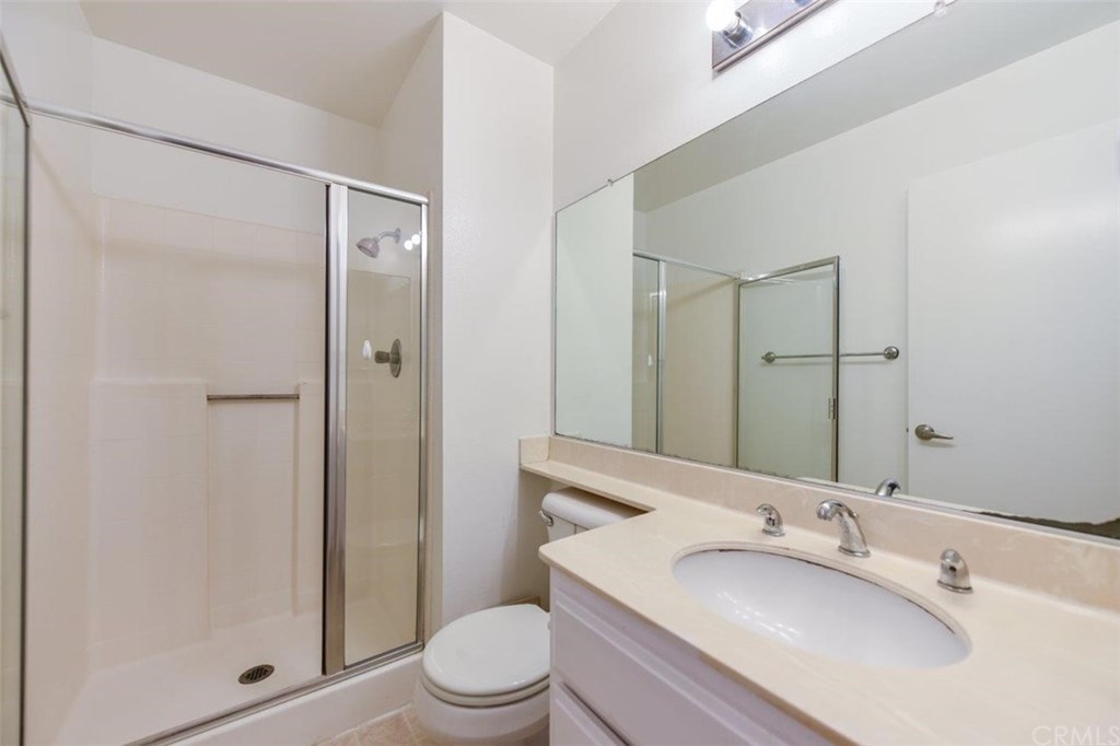 302 Lemon Grove Irvine, CA 92618 - Photo 5 of 37