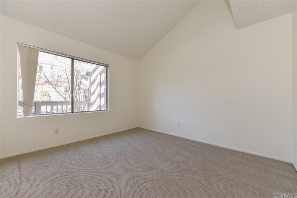 302 Lemon Grove Irvine, CA 92618 - Photo 6 of 37