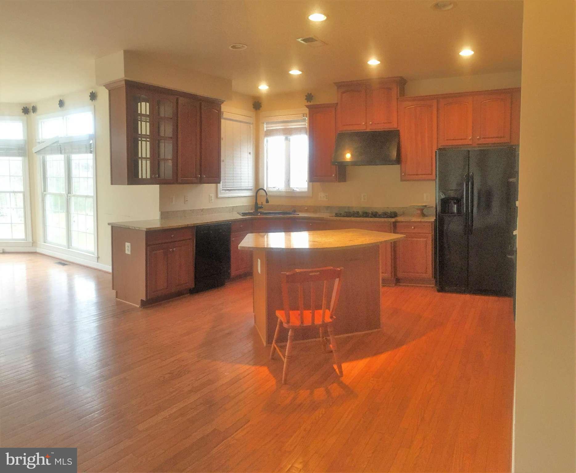43279 Fieldsview Court Leesburg, VA 20176 - Photo 9 of 29 Kitchen