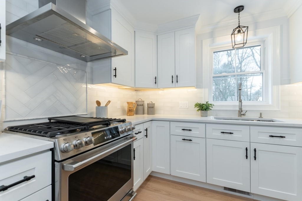 35 County Road Burlington, MA 01803 - Photo 7 of 42 Gallery Image 7