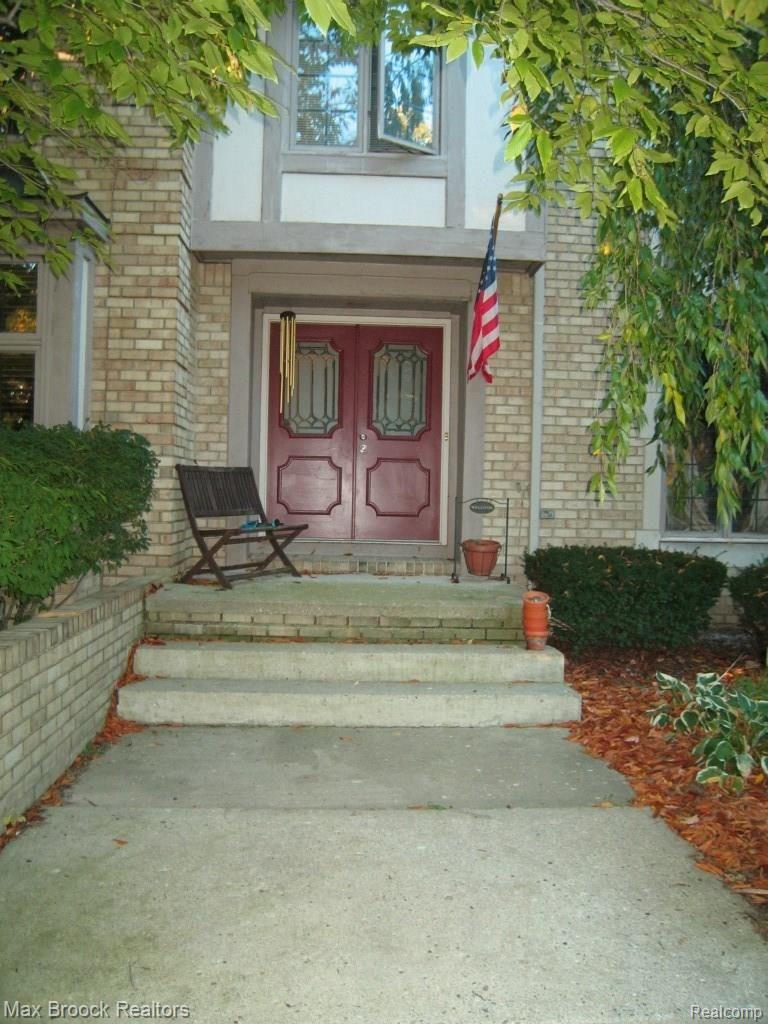 1406 Springwood Lane Rochester, MI 48309 - Photo 2 of 25 1406 SPRINGWOOD LANE, ROCHESTER HILLS
