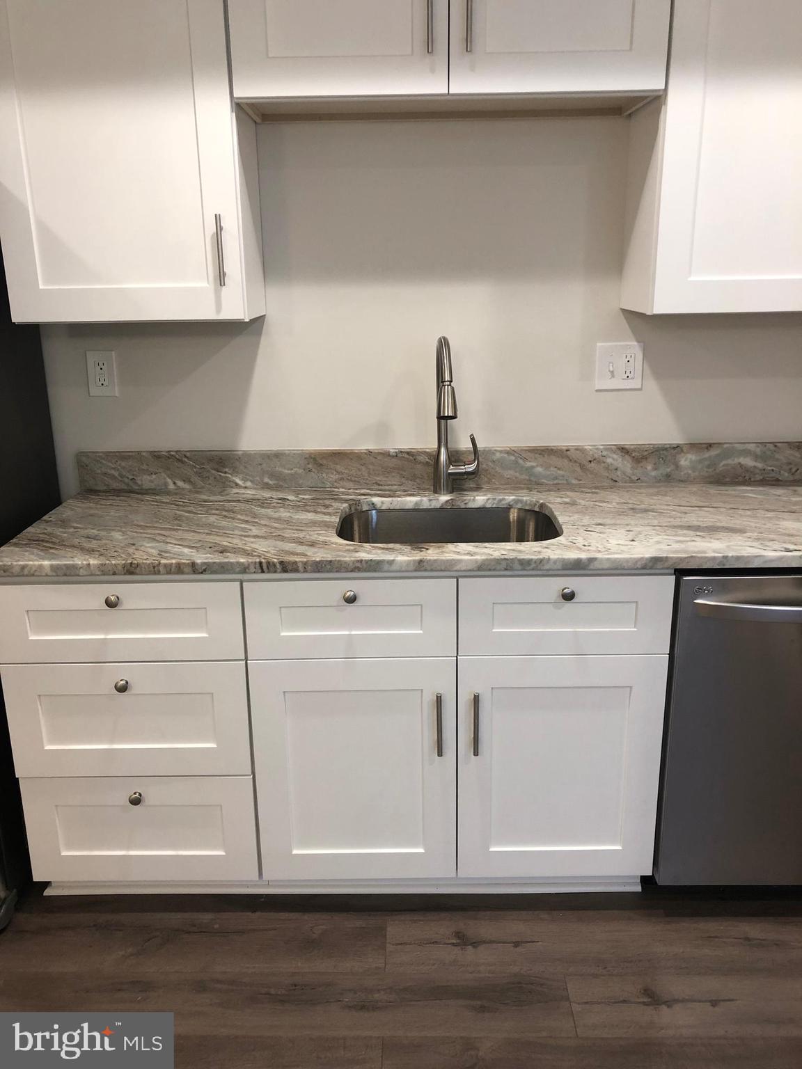 14 Stonehenge Circle, Unit 6 Baltimore, MD 21208 - Photo 12 of 31 KITCHEN