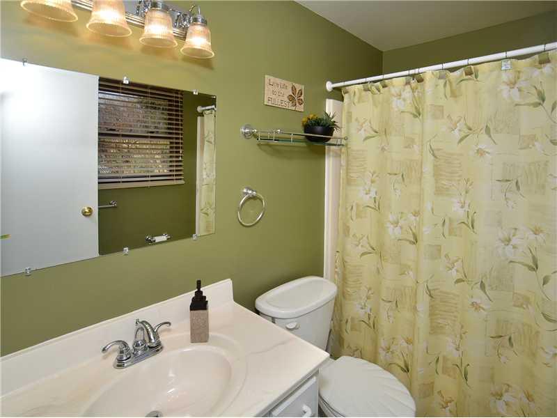 2045 Haymaker Road Monroeville, PA 15146 - Photo 17 of 21 Full Bath.