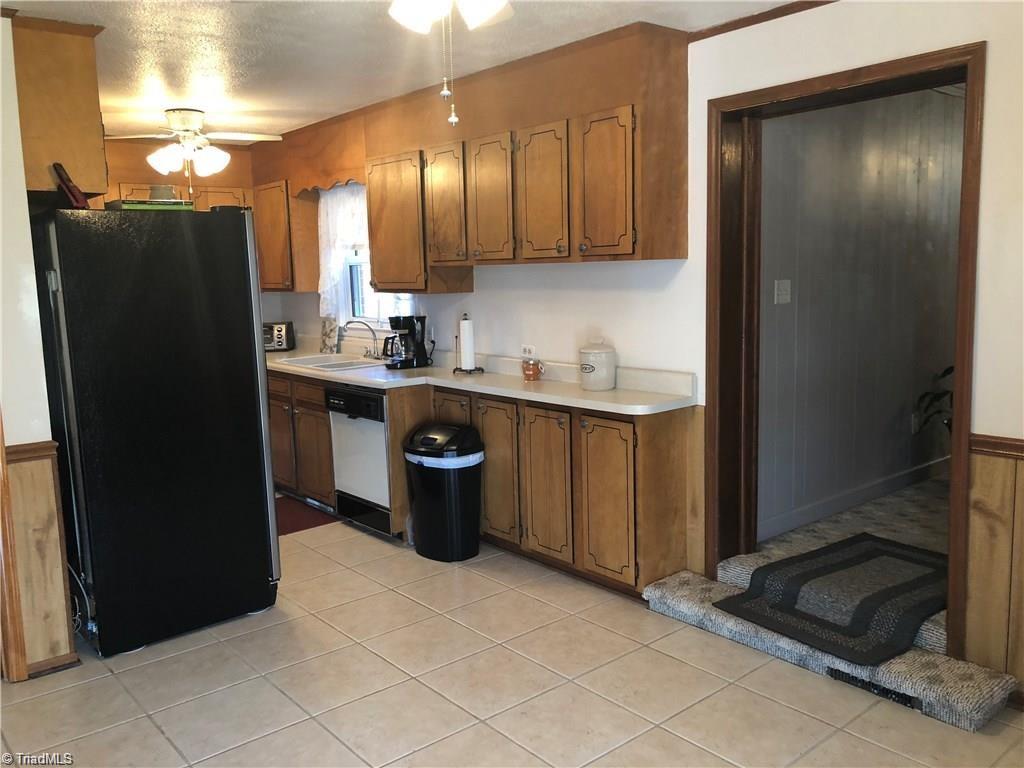 2290 Simmons Road Westfield, NC 27053 - Photo 13 of 26 Kitchen