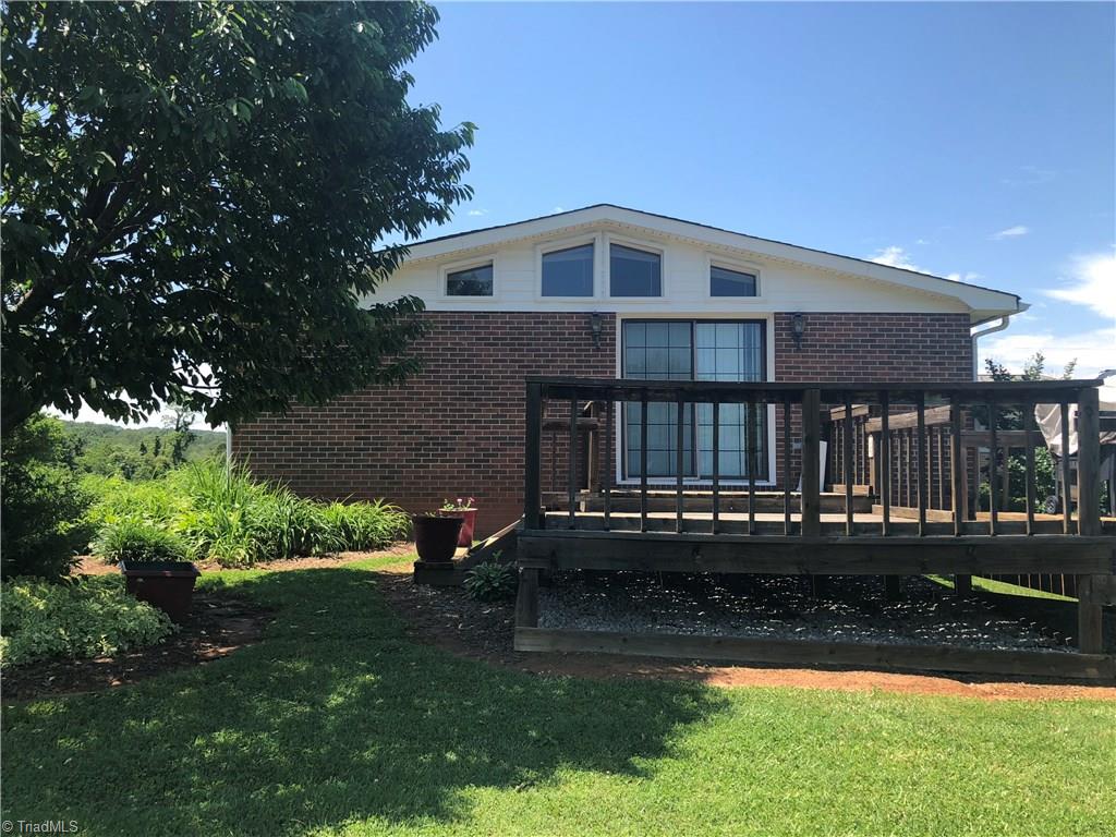 beautiful large deck on the back side of home.