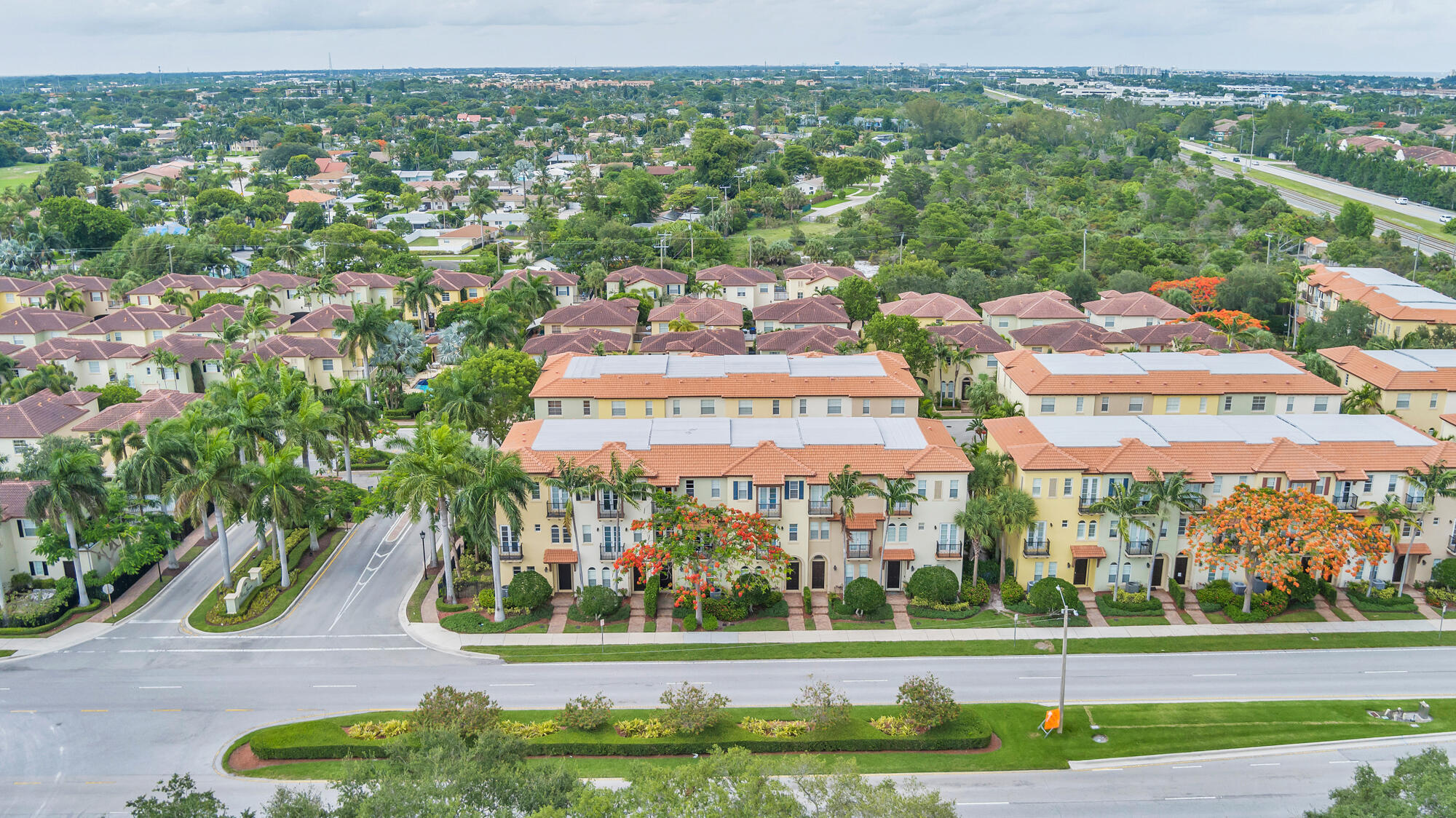 56 Via Floresta Drive Boca Raton, FL 33487 - Photo 2 of 25 low-26
