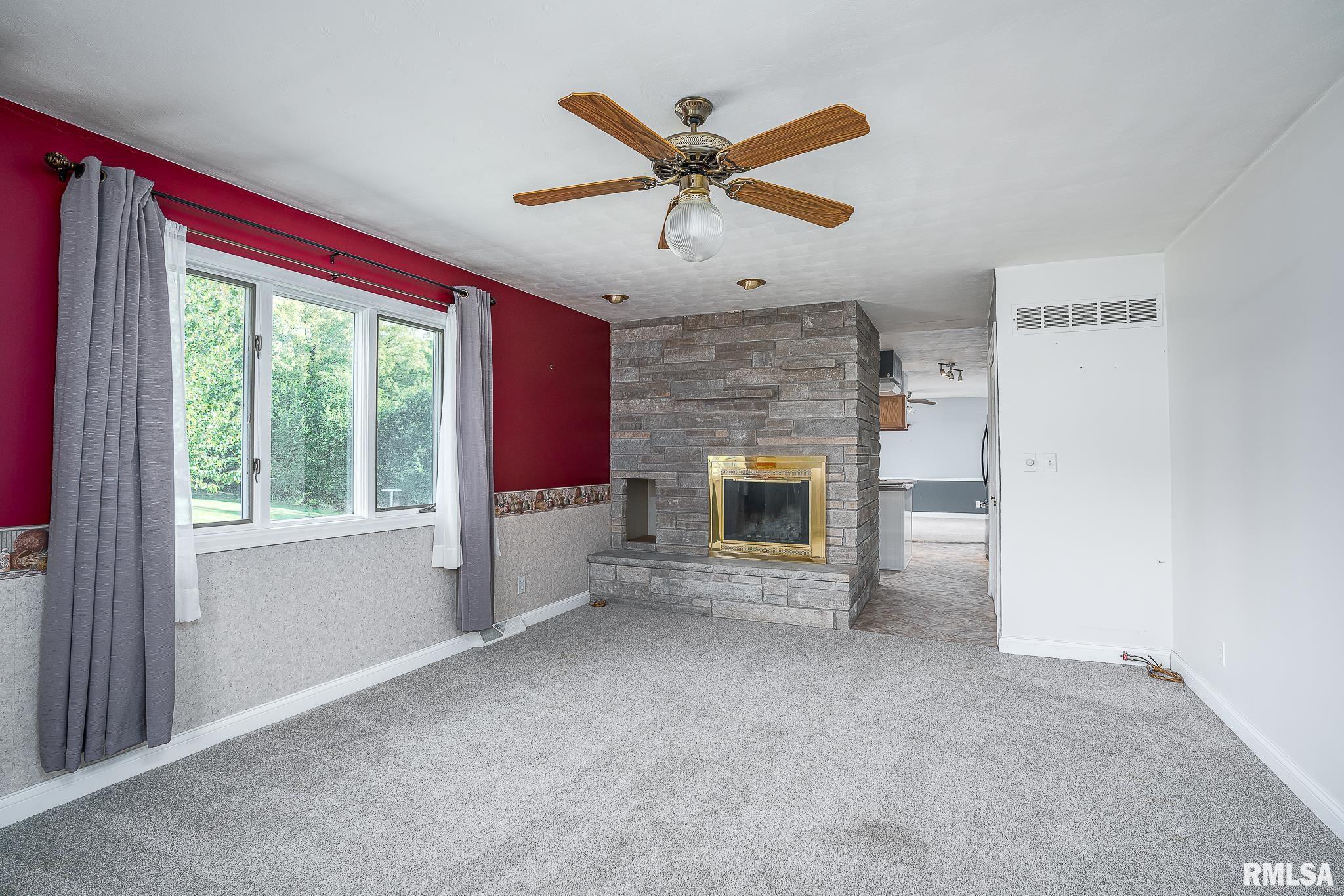 111 Valley Heights Road Blue Grass, IA 52726 - Photo 15 of 30 Gallery Image 15