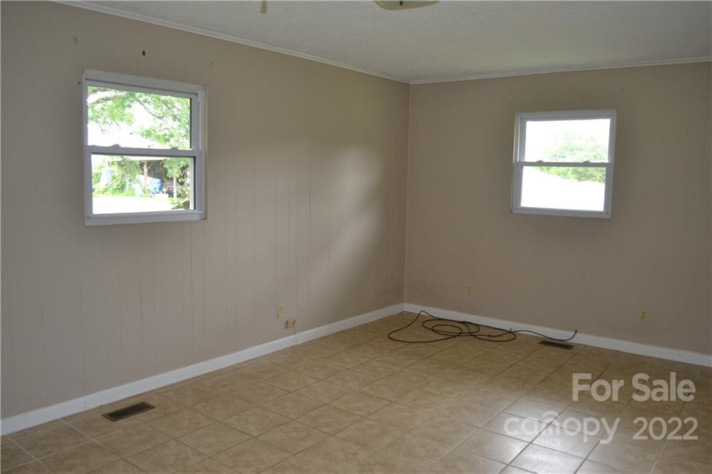 2751 Lail Road Morganton, NC 28655 - Photo 21 of 32 an empty room with a window