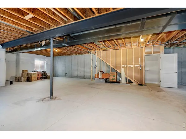 a view of a garage