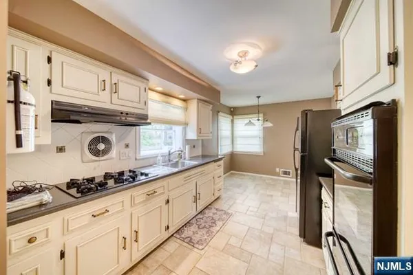 $4,500 | 111 6th Street, Cresskill, NJ 07626