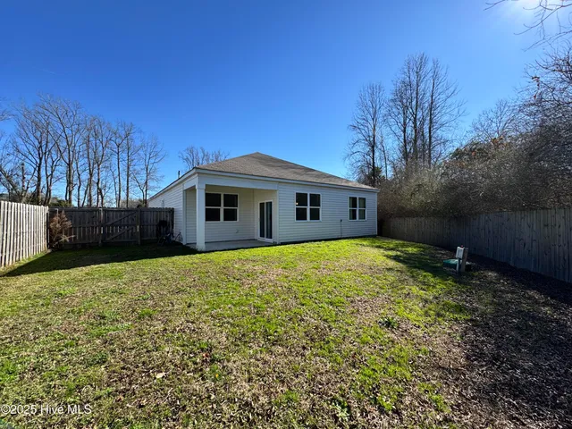 $1,800 | 104 River Winding Road, Jacksonville, NC 28540