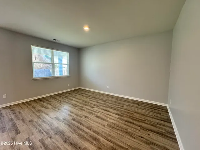 $1,800 | 104 River Winding Road, Jacksonville, NC 28540