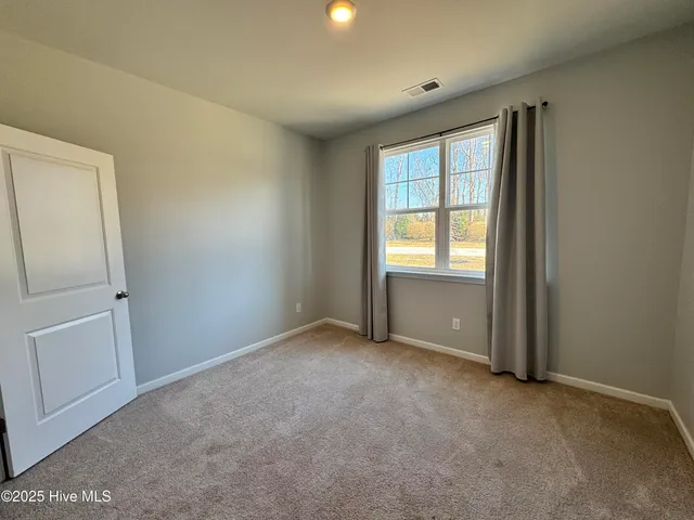 $1,800 | 104 River Winding Road, Jacksonville, NC 28540