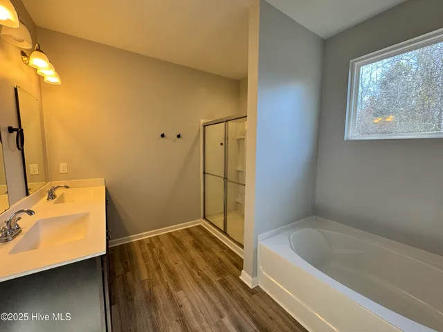 $1,800 | 104 River Winding Road, Jacksonville, NC 28540