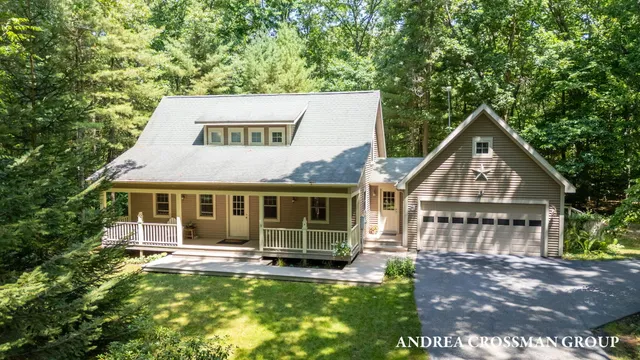 $527,700 | 6187 Bayou Trail, Saugatuck, MI 49453
