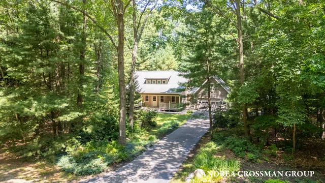 $527,700 | 6187 Bayou Trail, Saugatuck, MI 49453