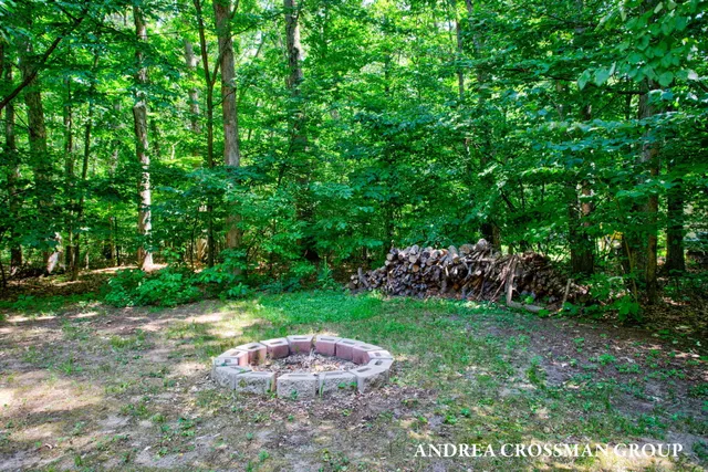 $527,700 | 6187 Bayou Trail, Saugatuck, MI 49453