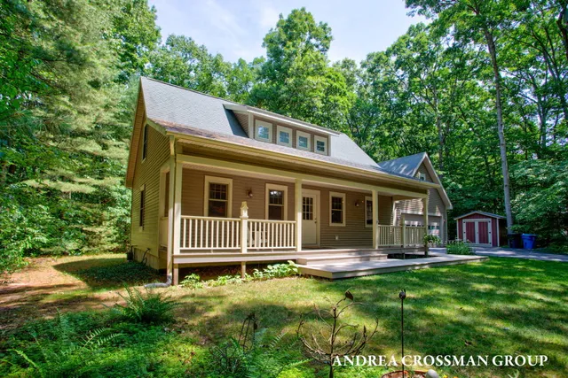 $527,700 | 6187 Bayou Trail, Saugatuck, MI 49453