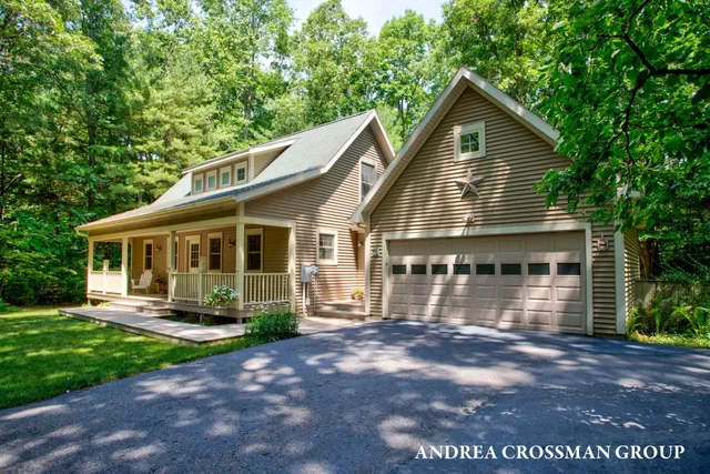 $527,700 | 6187 Bayou Trail, Saugatuck, MI 49453