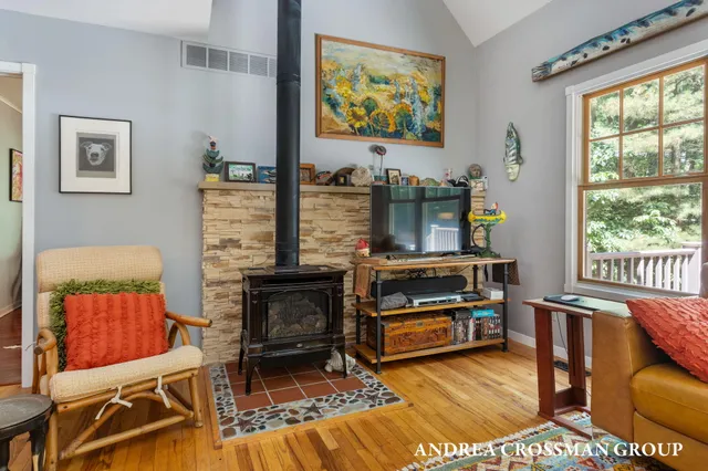 $527,700 | 6187 Bayou Trail, Saugatuck, MI 49453