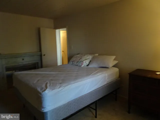 $1,250 | 610 West 11th Street, Unit 6, New Castle, DE 19720