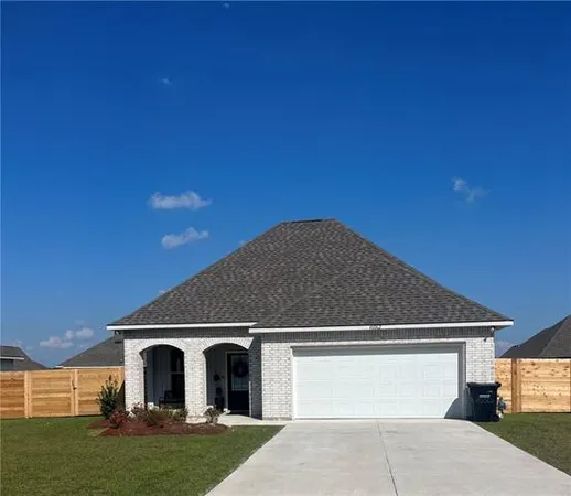$2,100 | 46062 Terra Cotta Court, Hammond, LA 70401
