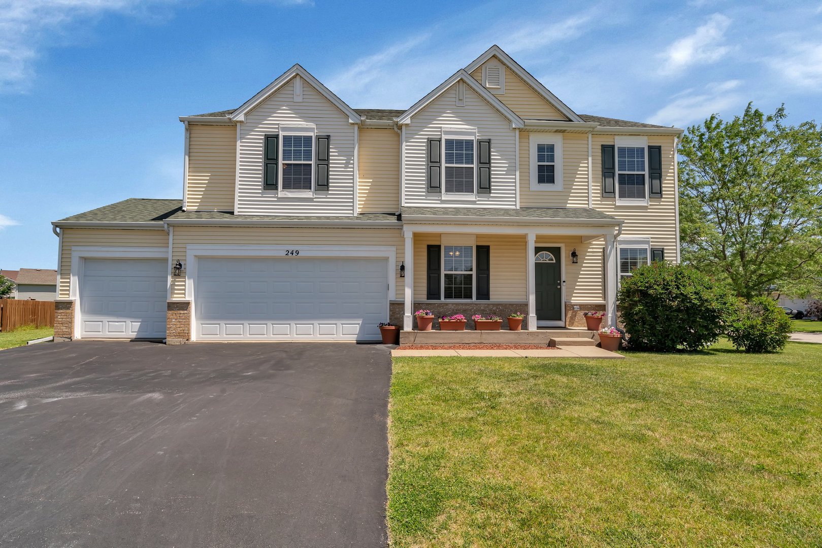 249 Prairie Ridge Court Minooka, IL 60447 - Photo 2 of 40 Gallery Image 2