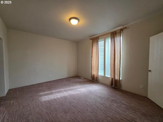 $295,000 | 624 Dufur Avenue, Maupin, OR 97037