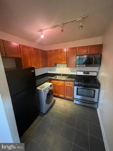 $1,250 | 3111 Naylor Road Southeast, Unit 301, Washington, DC 20020