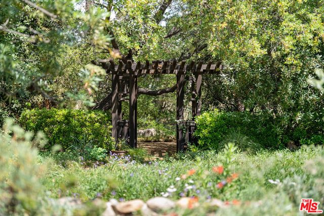 $10,500,000 | 111 South Van Ness Avenue, Los Angeles, CA 90004