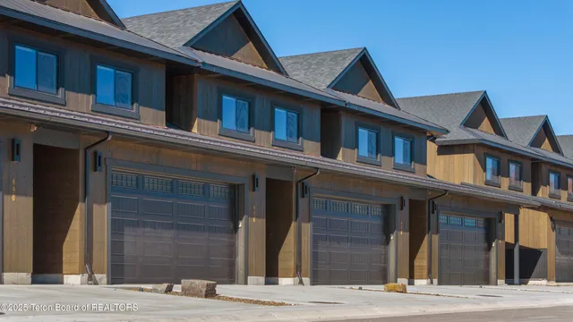 $795,000 | 674 Stone Peak Loop, Driggs, ID 83422