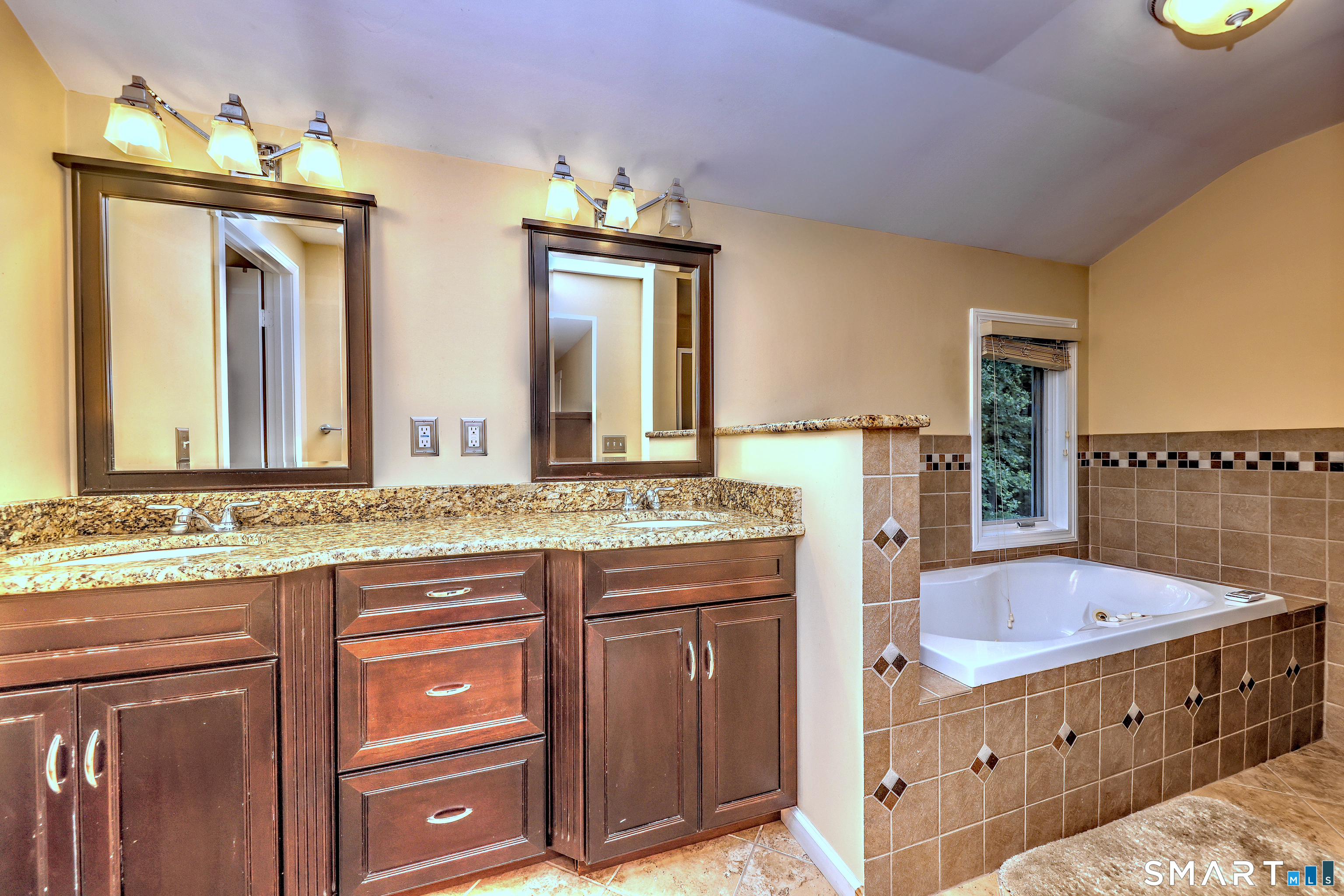36 Old Barnabas Road Woodbridge, CT 06525 - Photo 19 of 27