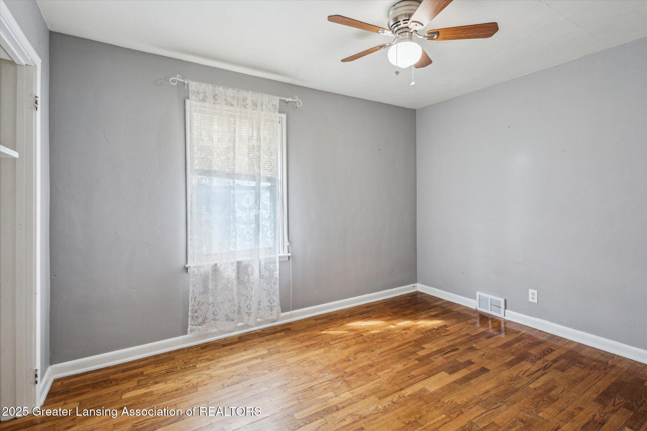 9087 Clark Road Grand Ledge, MI 48837 - Photo 17 of 33 16-9087-Clark-Rd-Grand-Ledge-MI-48837-Wi