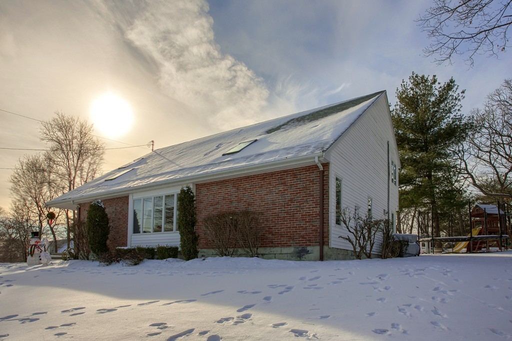 35 Pearl Road Saugus, MA 01906 - Photo 2 of 28 Gallery Image 2