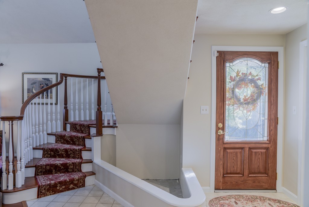 35 Pearl Road Saugus, MA 01906 - Photo 3 of 28 Gallery Image 3