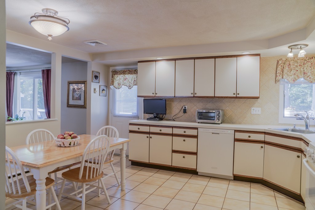 35 Pearl Road Saugus, MA 01906 - Photo 10 of 28 Gallery Image 10