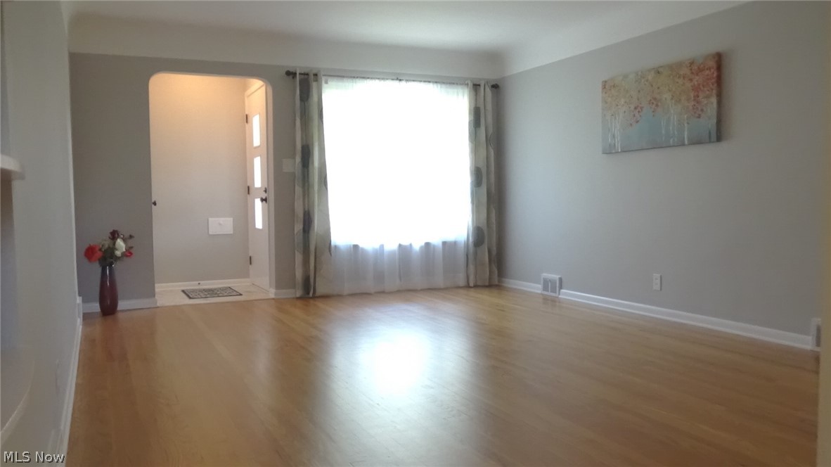 7276 Maplewood Road Parma, OH 44130 - Photo 3 of 17