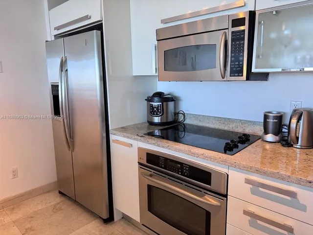 $3,280 | 601 Northeast 36th Street, Unit 1311, Miami, FL 33137
