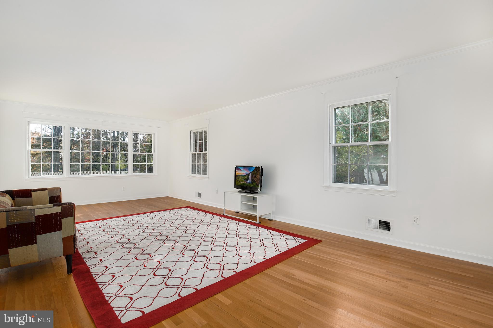 304 Bonifant Road Silver Spring, MD 20905 - Photo 5 of 35 Gallery Image 5
