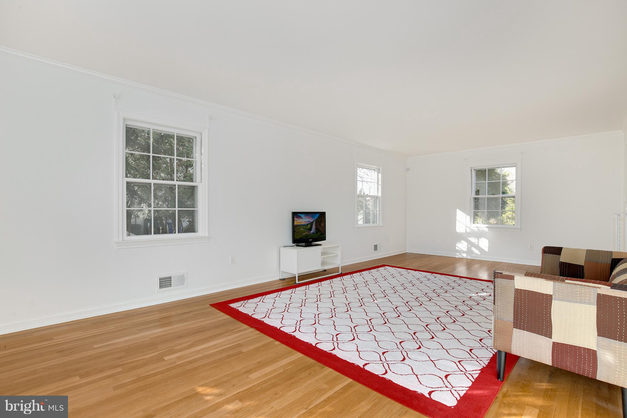 304 Bonifant Road Silver Spring, MD 20905 - Photo 7 of 35 Gallery Image 7