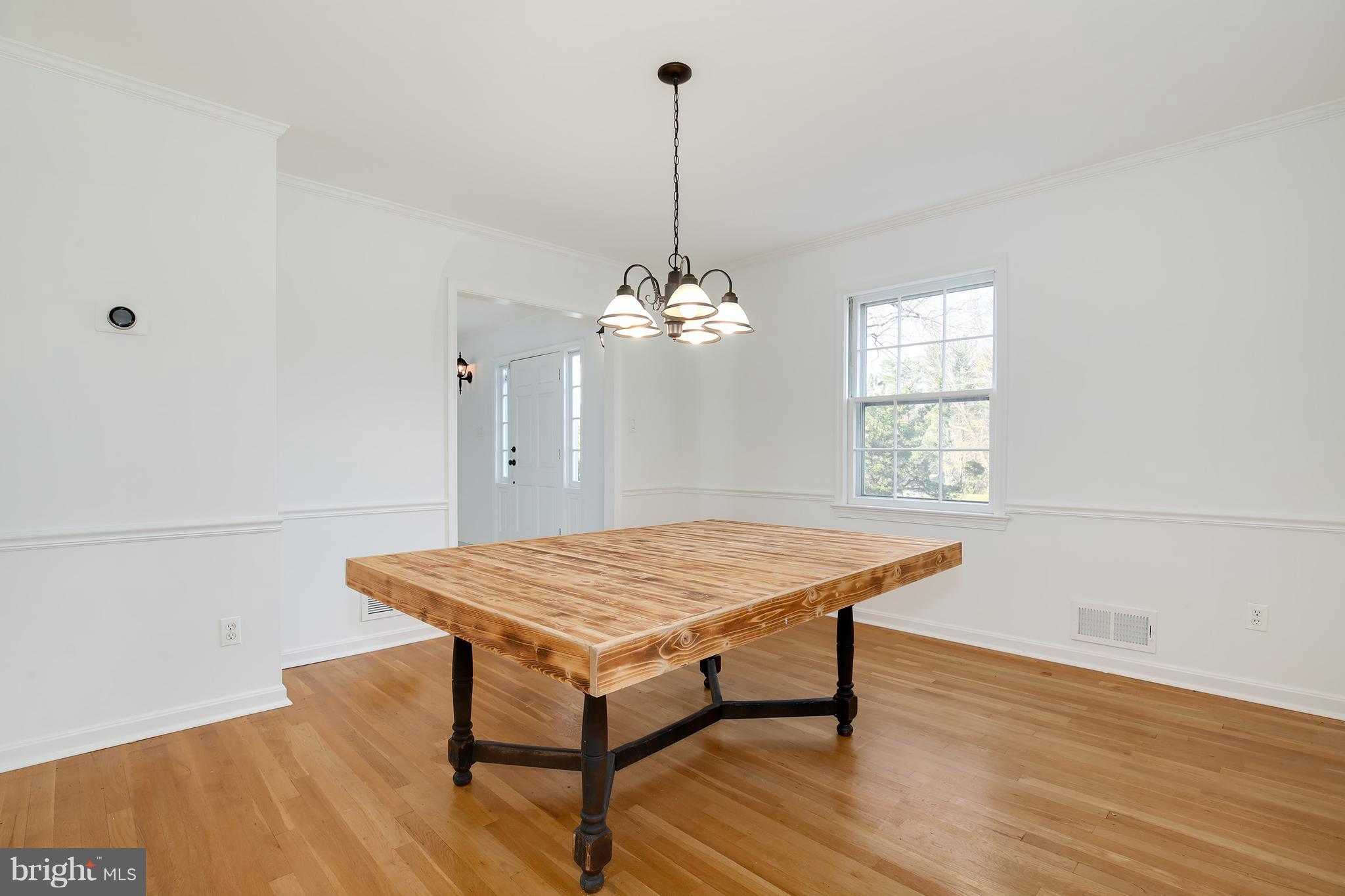 304 Bonifant Road Silver Spring, MD 20905 - Photo 9 of 35 Gallery Image 9