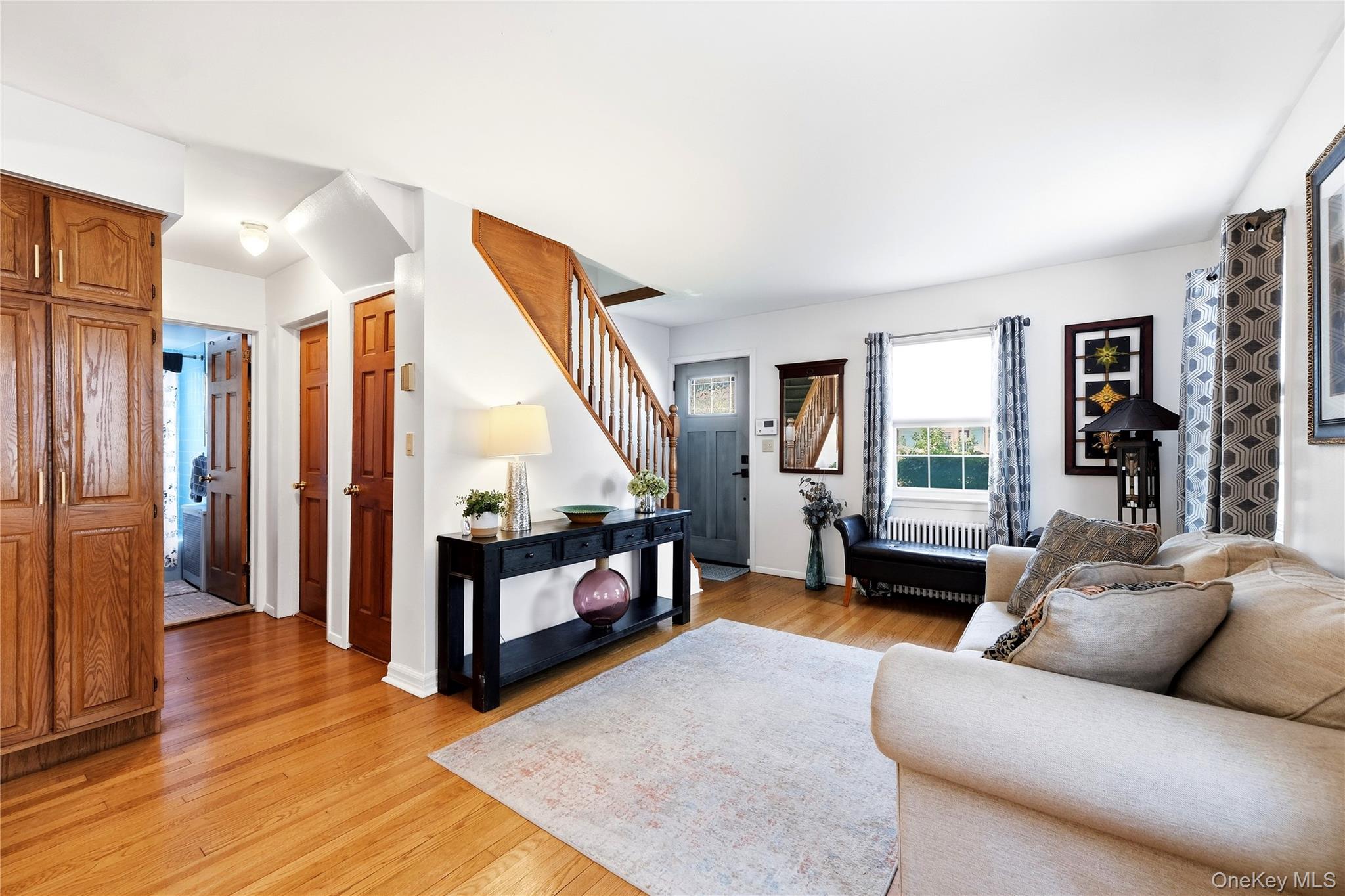 205 Stuart Road Valley Stream, NY 11581 - Photo 4 of 27 Gallery Image 4