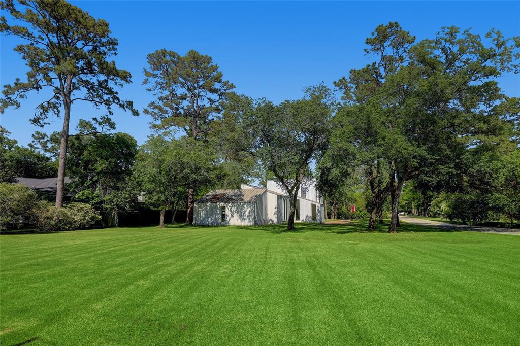 320 Blalock Road Piney Point Village, TX 77024 - Photo 12 of 22 a view of a volley ball court